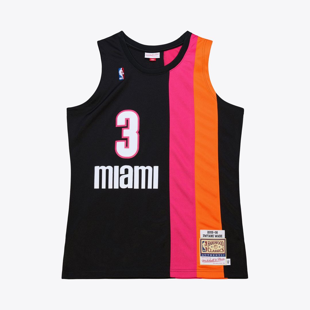 Miami Heat Dwyane Wade Mitchell & Ness 2005 - 06 Hardwood Classics Authentic Jersey - Black